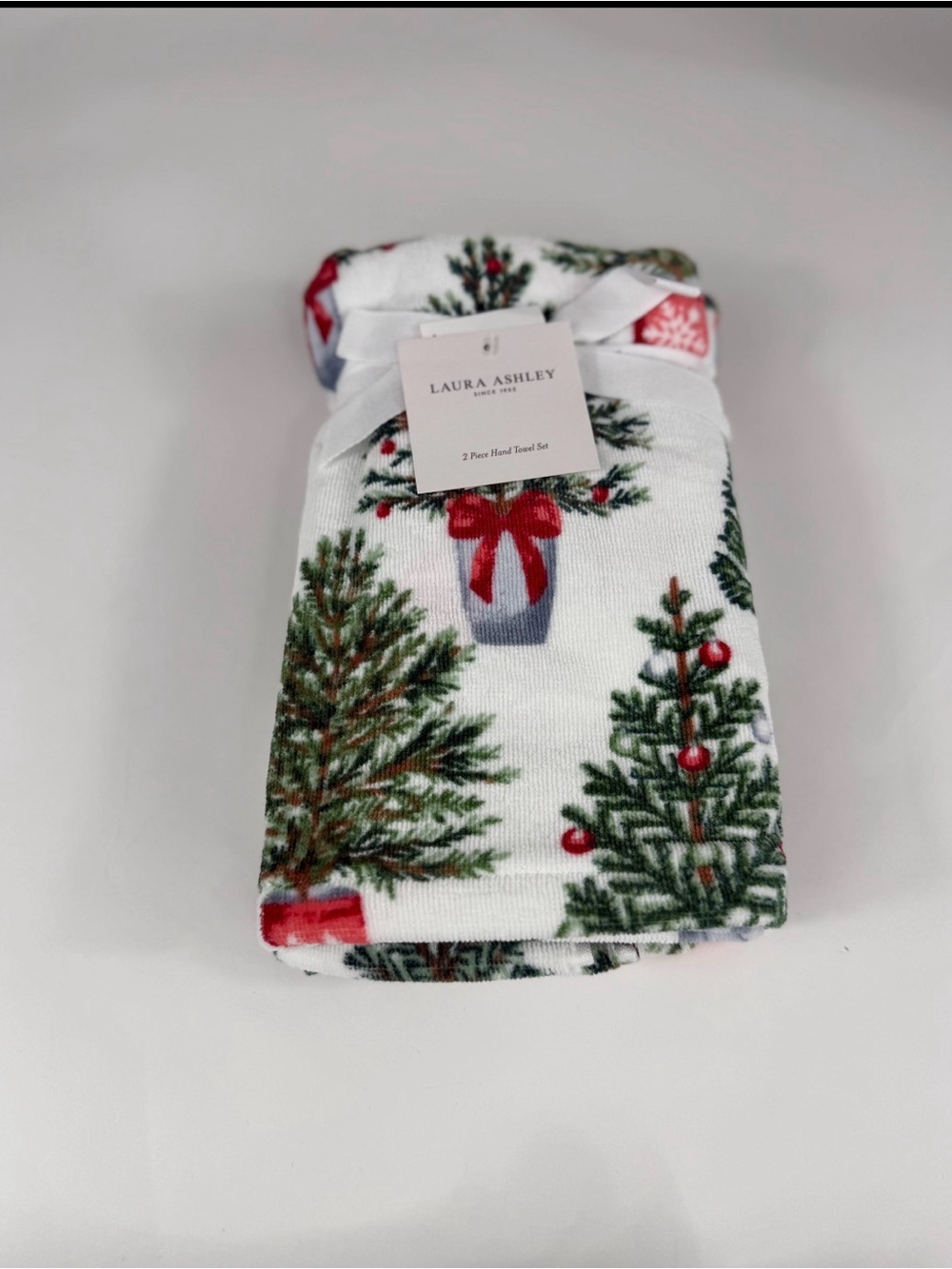 5 PC Laura Ashley Christmas Tree and Red Bow Towel Set - Picture 6 of 16